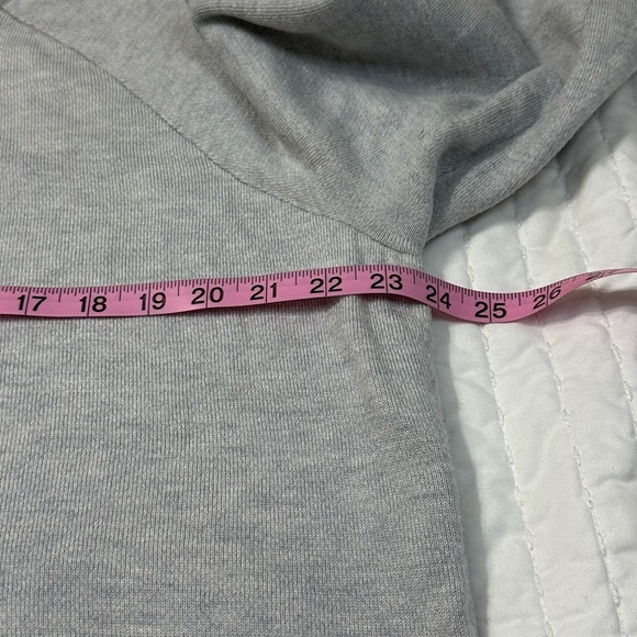 Max & Mia Light Gray Women's  Seamfront  Crew Neck Pullover Sweater - Picture 2 of 12